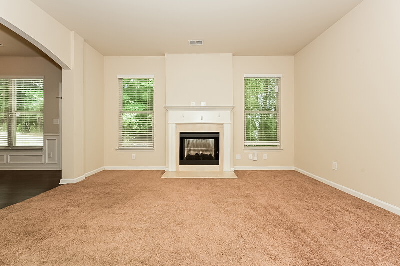 2,910/Mo, 150 Seabreeze Way Newnan, GA 30265 Living Room View