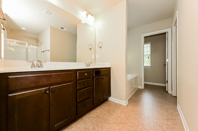 2,910/Mo, 150 Seabreeze Way Newnan, GA 30265 Main Bathroom View 2