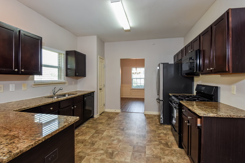 1,830/Mo, 85 Loblolly Ln Dallas, GA 30132 Kitchen View 2