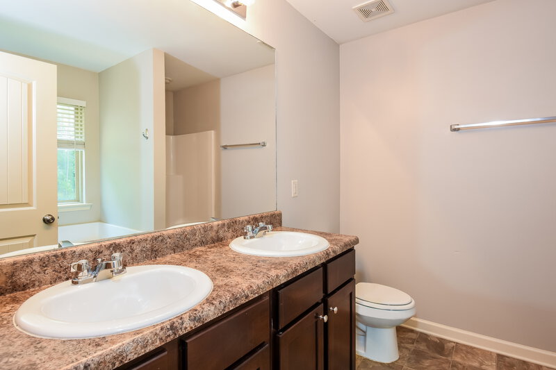 1,830/Mo, 85 Loblolly Ln Dallas, GA 30132 Main Bathroom View