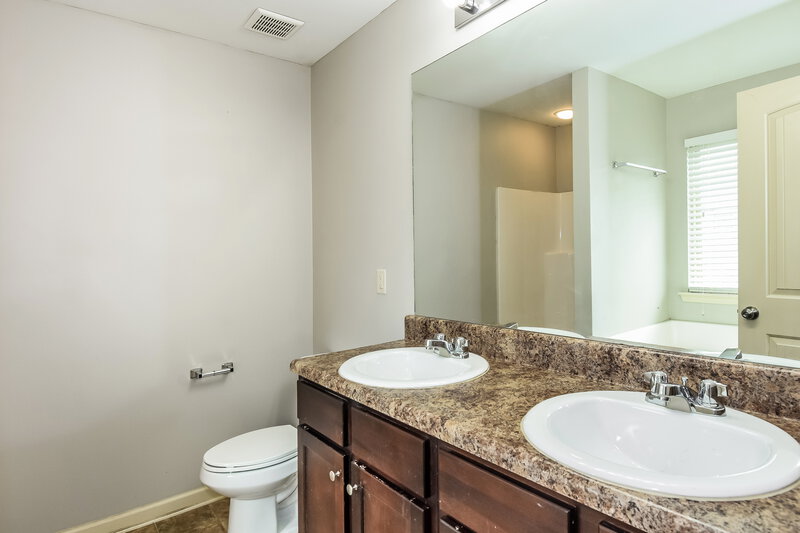 1,885/Mo, 191 Camellia Way Dallas, GA 30132 Main Bathroom View