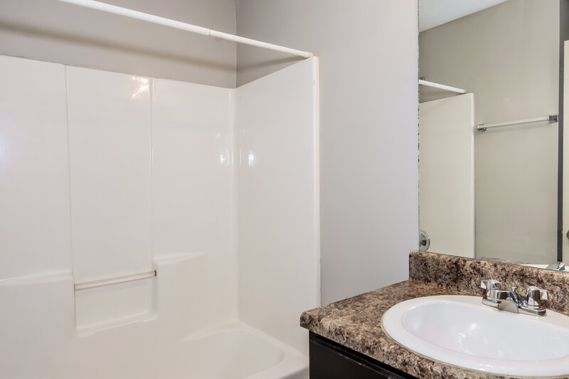 1,885/Mo, 191 Camellia Way Dallas, GA 30132 Bathroom View
