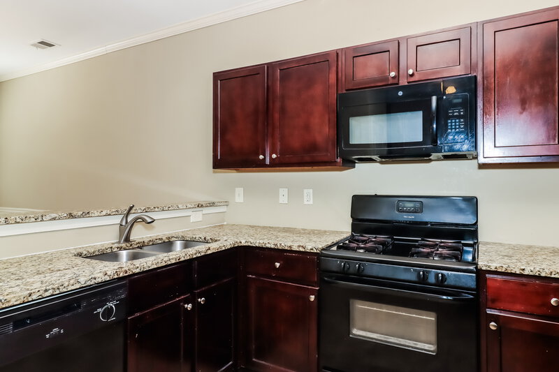 1,720/Mo, 284 Camellia Way Dallas, GA 30132 Kitchen View 2