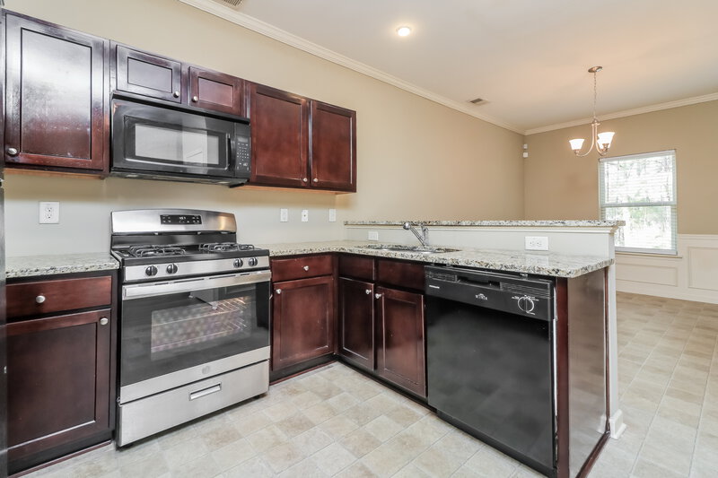 1,960/Mo, 293 Camellia Way Dallas, GA 30132 Kitchen View 2