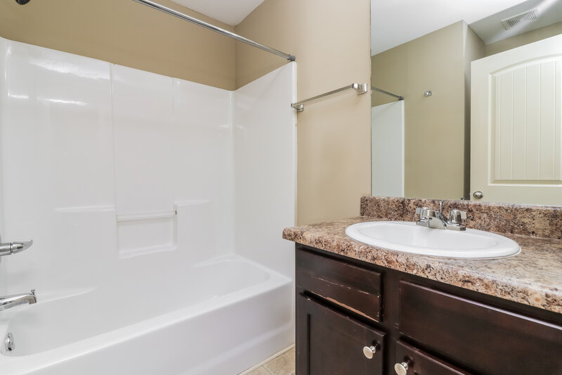1,960/Mo, 293 Camellia Way Dallas, GA 30132 Bathroom View