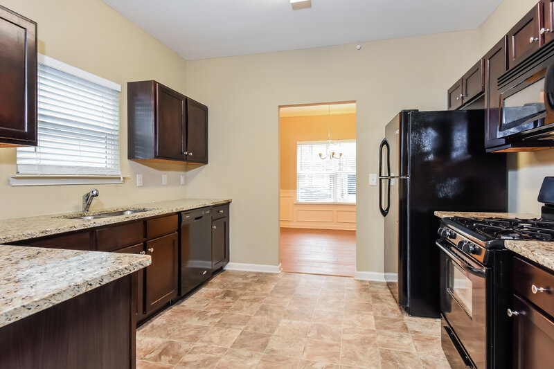 1,775/Mo, 161 Crescent Woode Way Dallas, GA 30132 Kitchen View