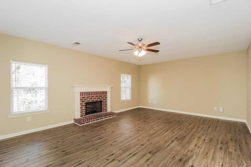 1,820/Mo, 141 Crescent Woode Way Dallas, GA 30157 Living Room View
