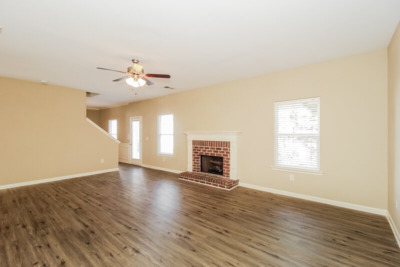 1,820/Mo, 141 Crescent Woode Way Dallas, GA 30157 Living Room View 2