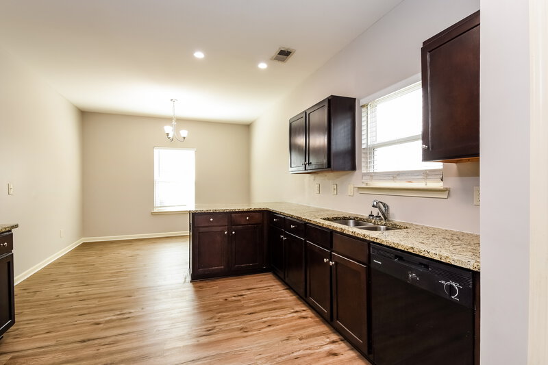 1,795/Mo, 66 Crescent Ln Dallas, GA 30157 Kitchen View
