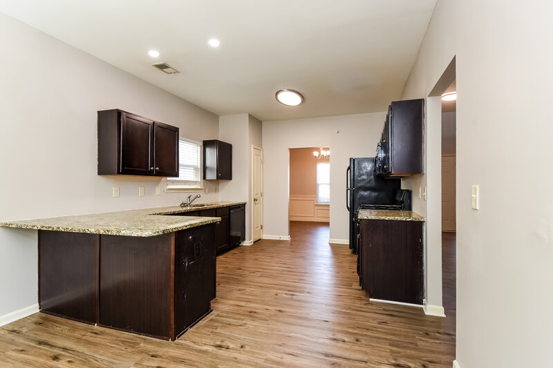 1,795/Mo, 66 Crescent Ln Dallas, GA 30157 Kitchen View 2