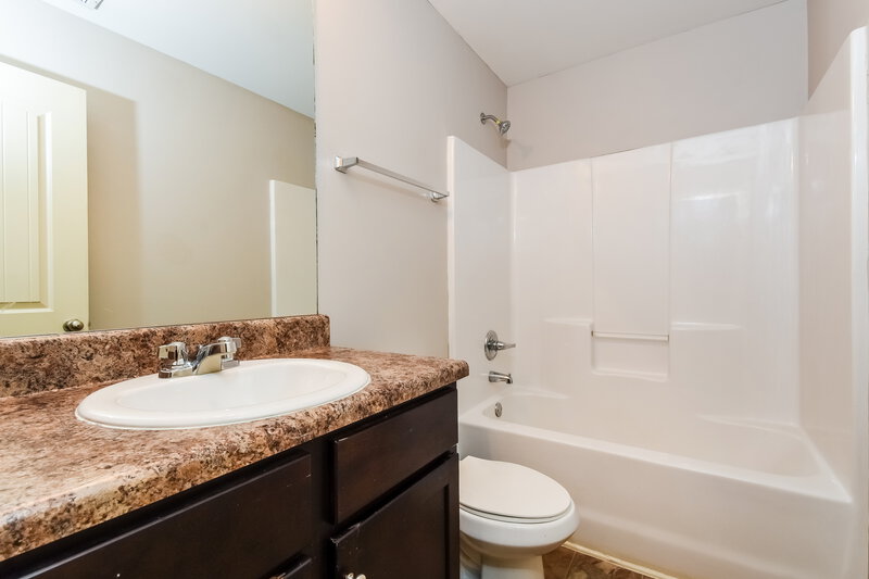 1,795/Mo, 66 Crescent Ln Dallas, GA 30157 Bathroom View