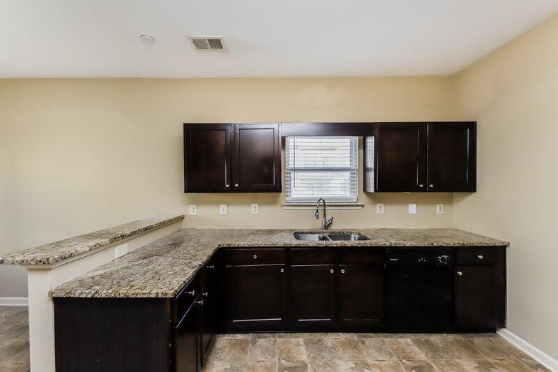 1,895/Mo, 73 Crescent Ln Dallas, GA 30157 Kitchen View