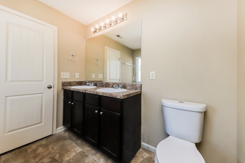 1,895/Mo, 73 Crescent Ln Dallas, GA 30157 Main Bathroom View 2