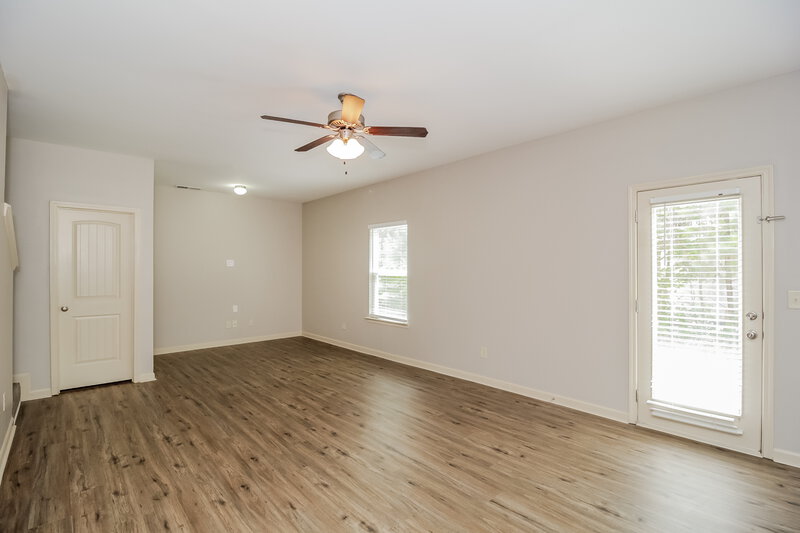 2,120/Mo, 38 Crescent Ln Dallas, GA 30132 Living Room View