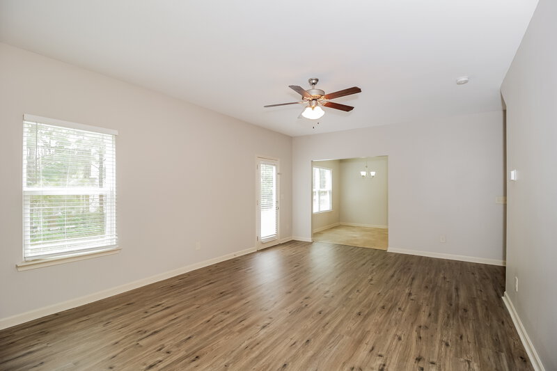 2,120/Mo, 38 Crescent Ln Dallas, GA 30132 Living Room View 2