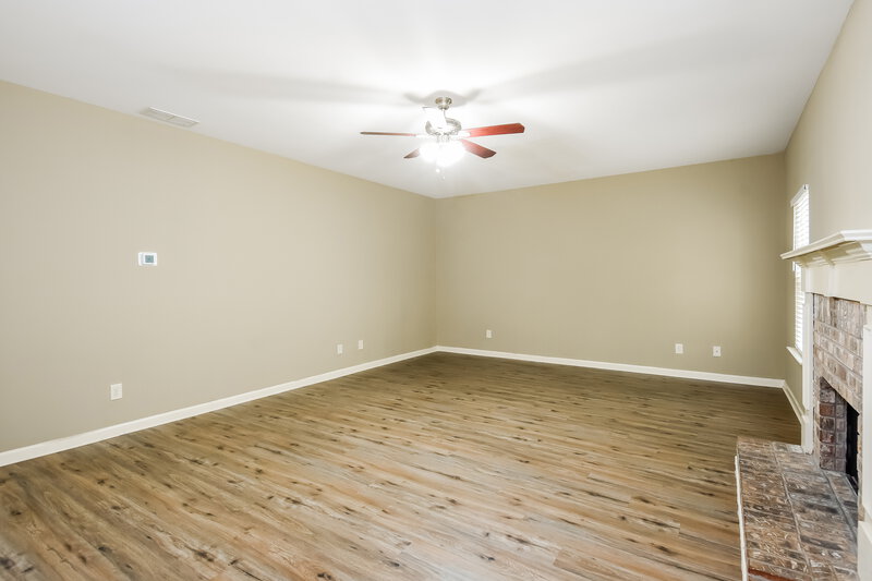 1,725/Mo, 48 Crescent Ln Dallas, GA 30132 Living Room View