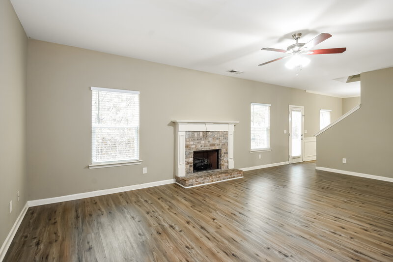 1,725/Mo, 48 Crescent Ln Dallas, GA 30132 Living Room View 2