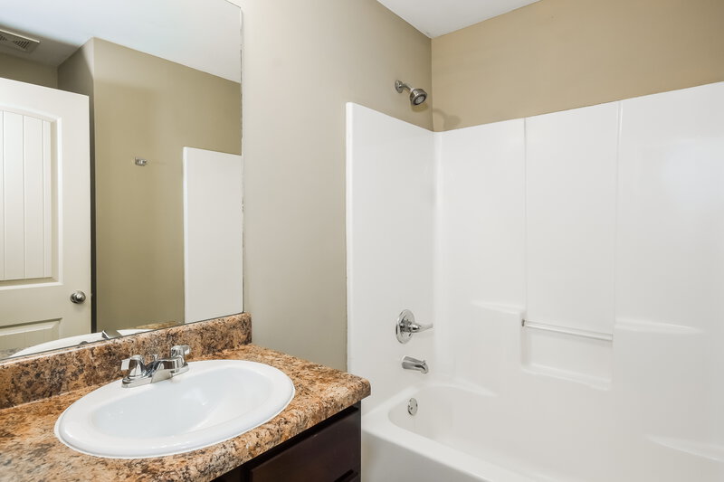 1,725/Mo, 48 Crescent Ln Dallas, GA 30132 Bathroom View