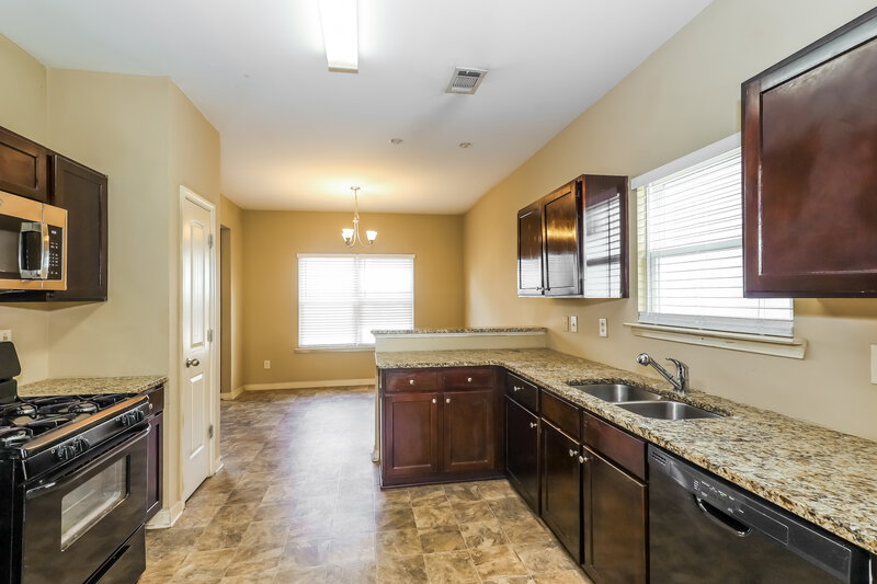 1,885/Mo, 41 Crescent Ln Dallas, GA 30157 Kitchen View