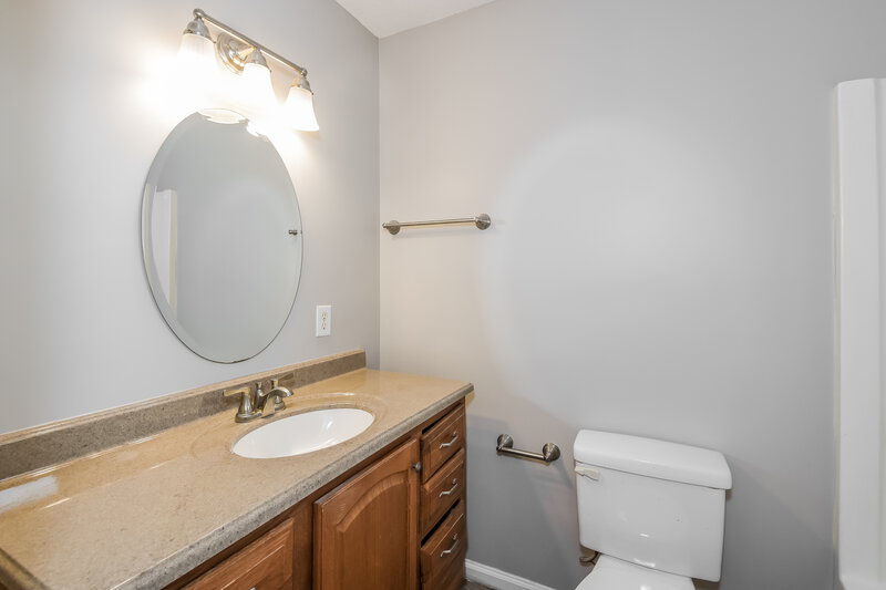 2,005/Mo, 2740 Lakeside Trl Cumming, GA 30041 Main Bathroom View