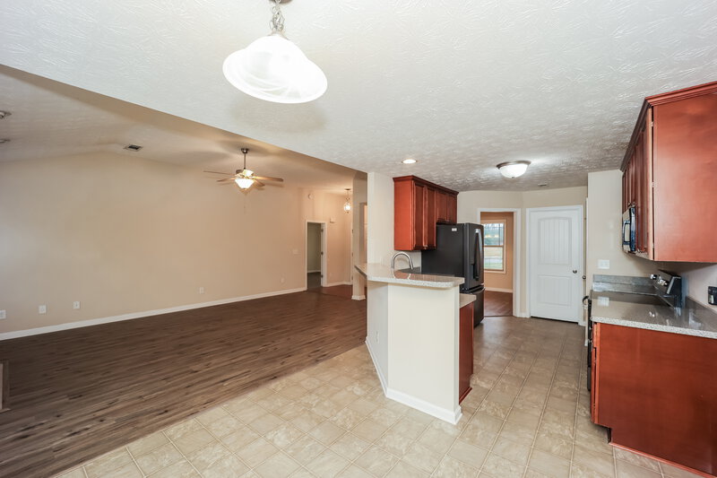 1,730/Mo, 21 Saint Charles Pl Grantville, GA 30220 Breakfast Nook View