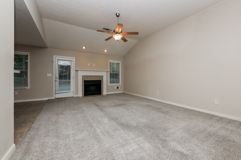 1,705/Mo, 109 Fuller Ct Grantville, GA 30220 Living Room View