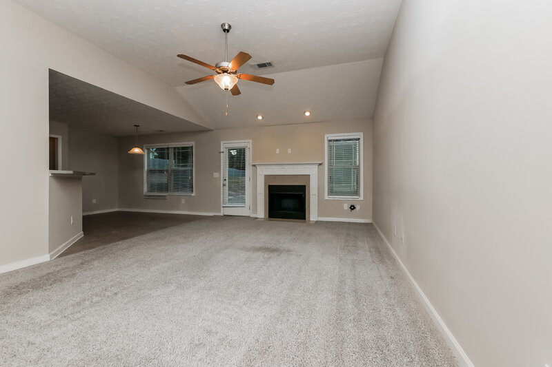 1,705/Mo, 109 Fuller Ct Grantville, GA 30220 Living Room View 2