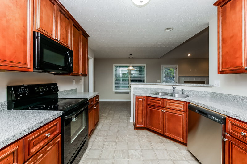 1,705/Mo, 109 Fuller Ct Grantville, GA 30220 Kitchen View
