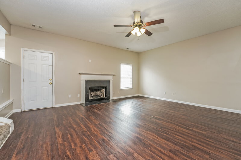 2,125/Mo, 4670 Bridle Point Pkwy Snellville, GA 30039 Living Room View