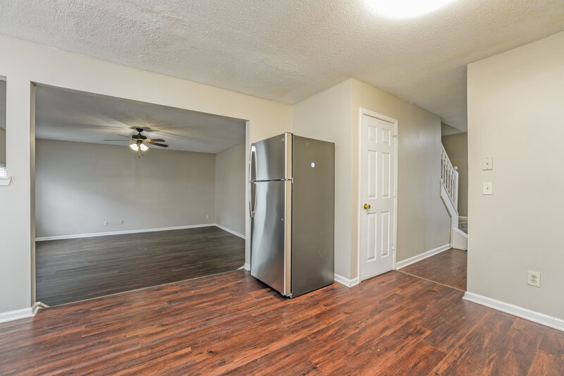 2,125/Mo, 4670 Bridle Point Pkwy Snellville, GA 30039 Kitchen View 2