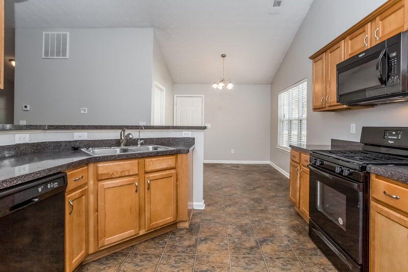 1,840/Mo, 5375 Yellow Pine Dr McDonough, GA 30252 Kitchen View