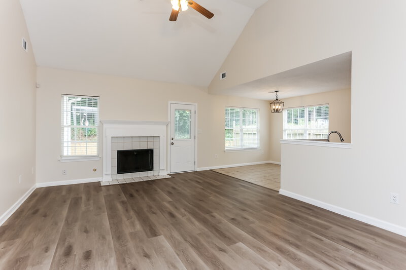 1,705/Mo, 402 Lafayette St Dallas, GA 30157 Living Room View 2