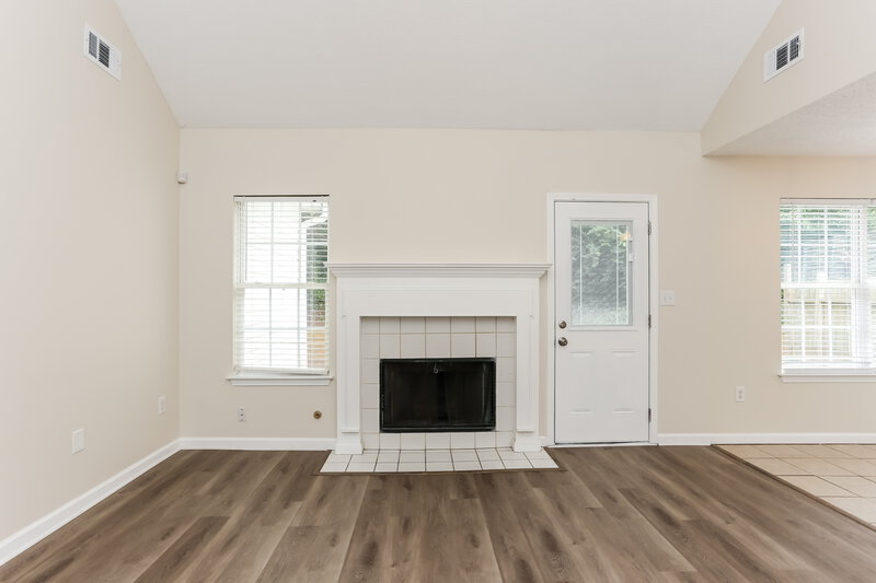 1,705/Mo, 402 Lafayette St Dallas, GA 30157 Living Room View 3