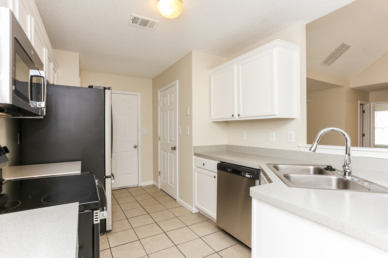 1,705/Mo, 402 Lafayette St Dallas, GA 30157 Kitchen View