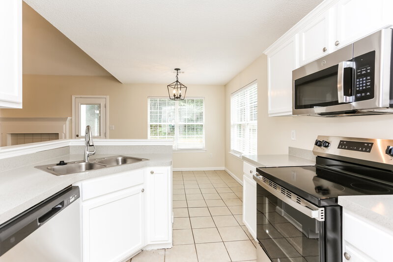 1,705/Mo, 402 Lafayette St Dallas, GA 30157 Kitchen View 3