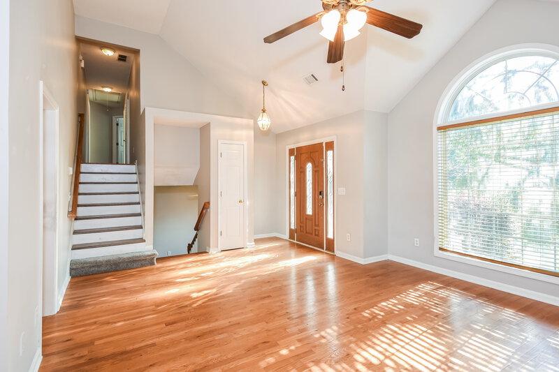 2,430/Mo, 301 Saddle Wood Dr Canton, GA 30114 Living Room View