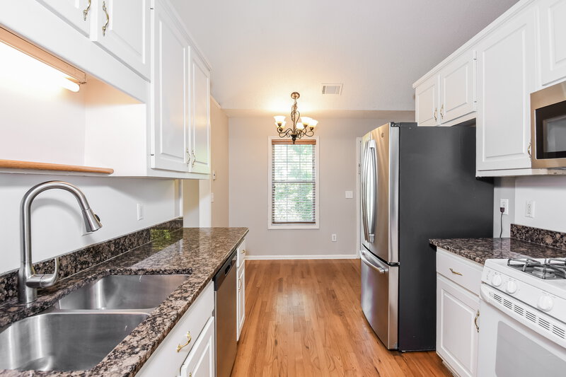 2,430/Mo, 301 Saddle Wood Dr Canton, GA 30114 Kitchen View
