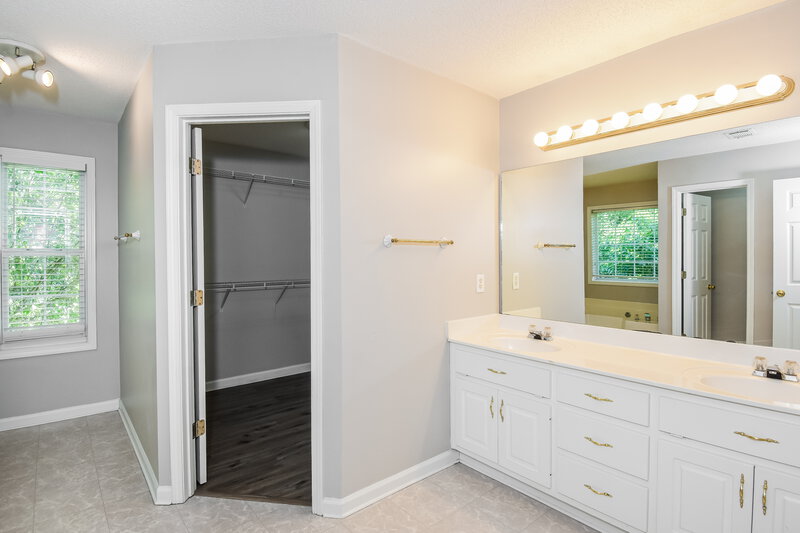 2,430/Mo, 301 Saddle Wood Dr Canton, GA 30114 Main Bathroom View