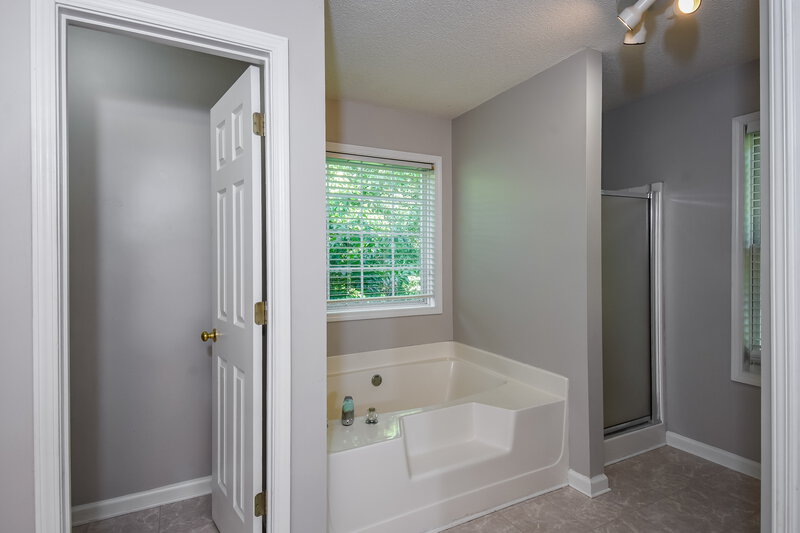 2,430/Mo, 301 Saddle Wood Dr Canton, GA 30114 Main Bathroom View 2