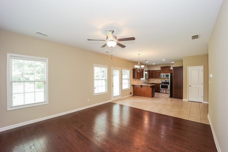 2,355/Mo, 114 Saint Charles Pl Sharpsburg, GA 30277 Living Room View 2