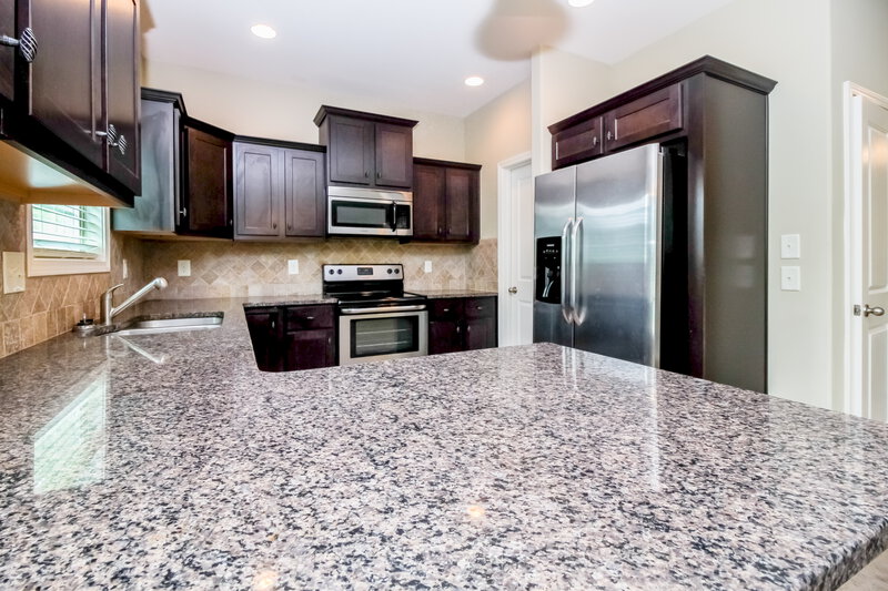 2,380/Mo, 106 Saint Charles Pl Sharpsburg, GA 30277 Kitchen View