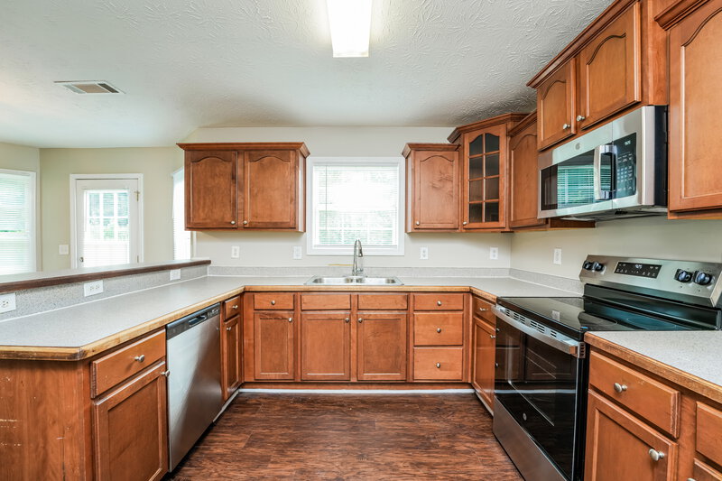 2,020/Mo, 235 Shadowbrooke Cir Loganville, GA 30052 Kitchen View