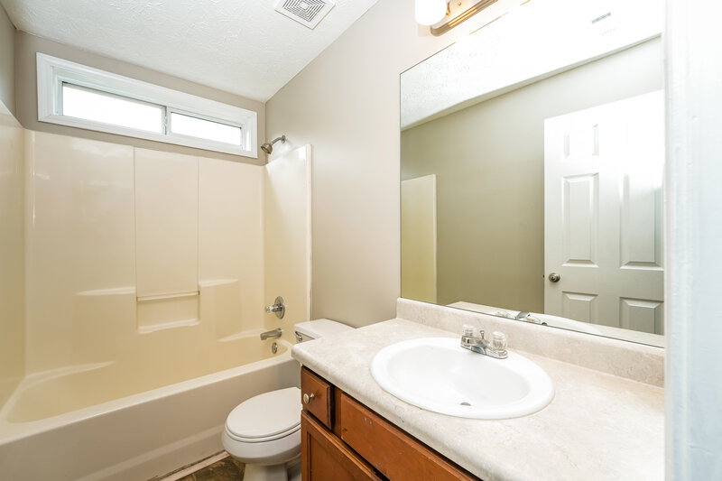 2,020/Mo, 235 Shadowbrooke Cir Loganville, GA 30052 Bathroom View