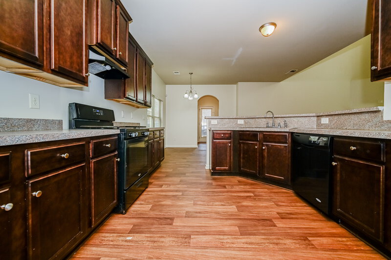 2,195/Mo, 185 Stillwood Dr Newnan, GA 30265 Kitchen View