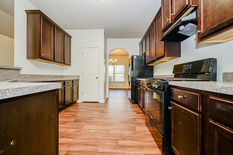 2,195/Mo, 185 Stillwood Dr Newnan, GA 30265 Kitchen View 2