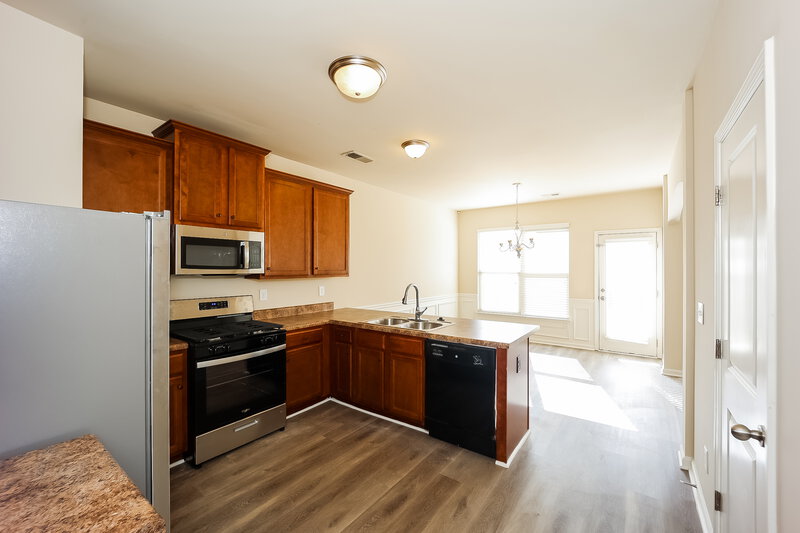2,010/Mo, 118 Seabreeze Ct Newnan, GA 30265 Kitchen View 2