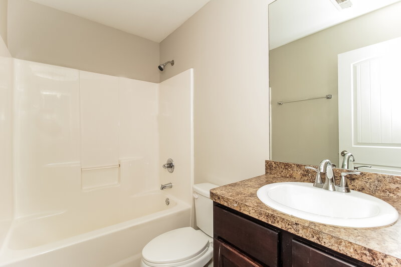 1,880/Mo, 480 Hill Crest Cir Hiram, GA 30141 Bathroom View