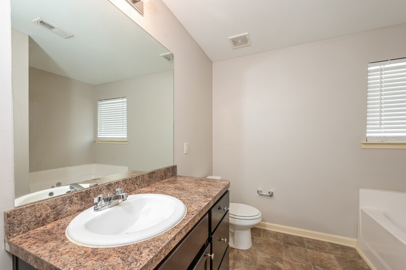 1,775/Mo, 466 Hillcrest Cir Hiram, GA 30141 Main Bathroom View