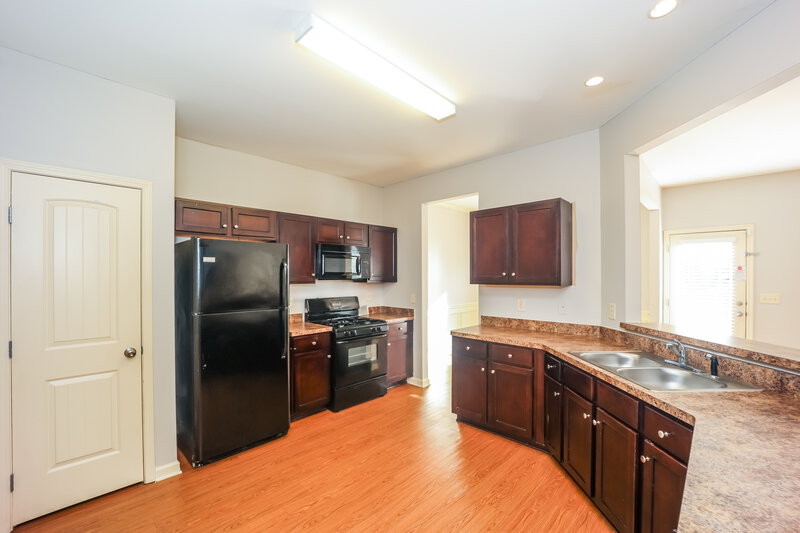 2,440/Mo, 474 Highland Falls Dr Hiram, GA 30141 Kitchen View 2