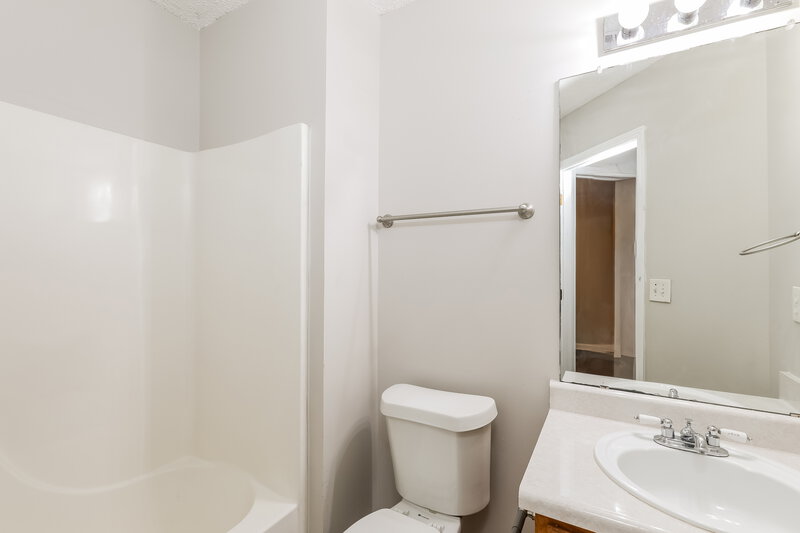 1,895/Mo, 4091 Angels Dr Stockbridge, GA 30281 Bathroom View 2